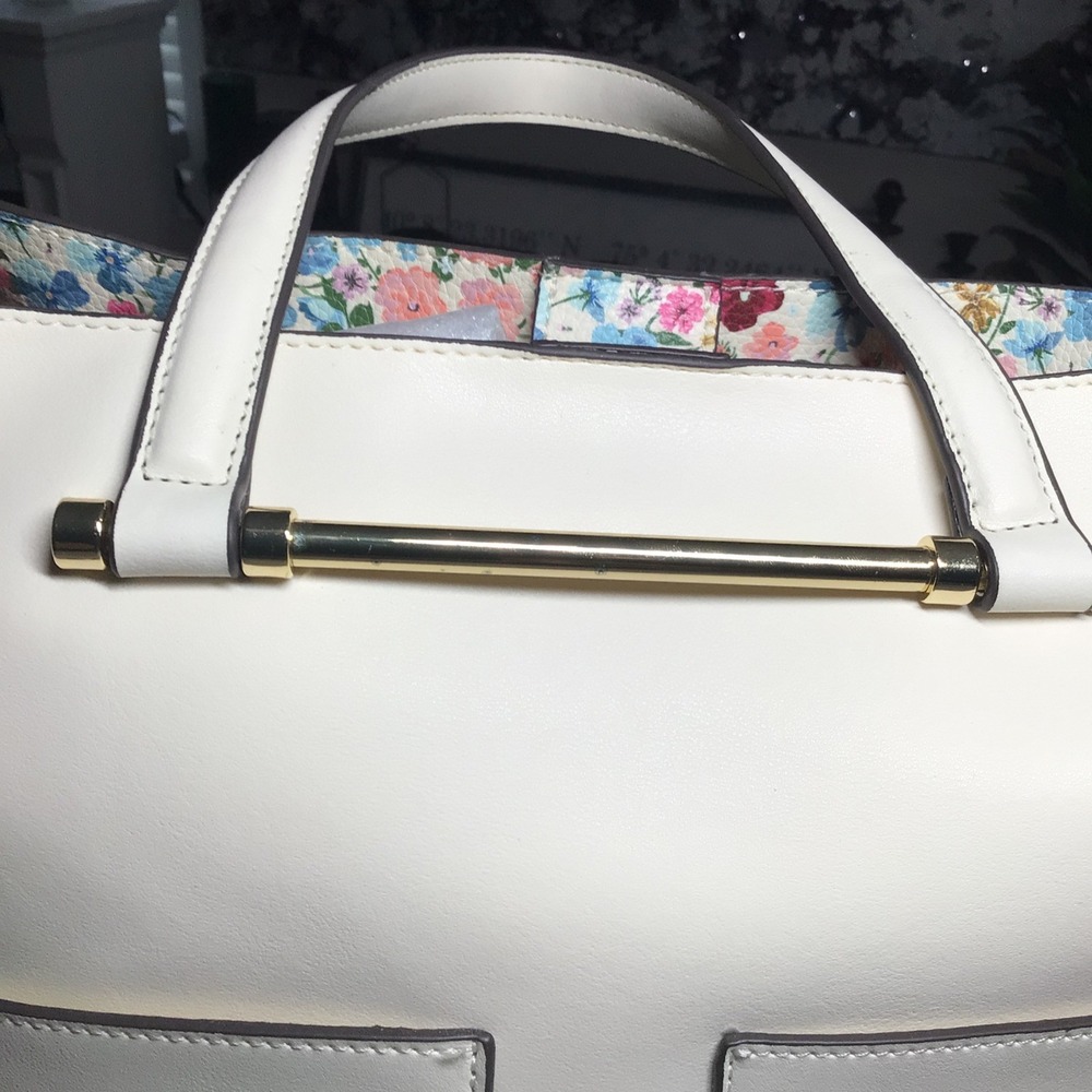 Steve Madden Cream Satchel Handbag Convertible Crossbody with Floral interior - Picture 6 of 16